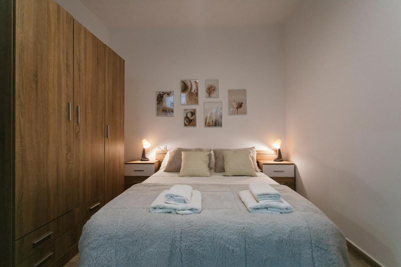 One&Lux San Luis Feel At Home In A Renovated Apartment — Photos 1